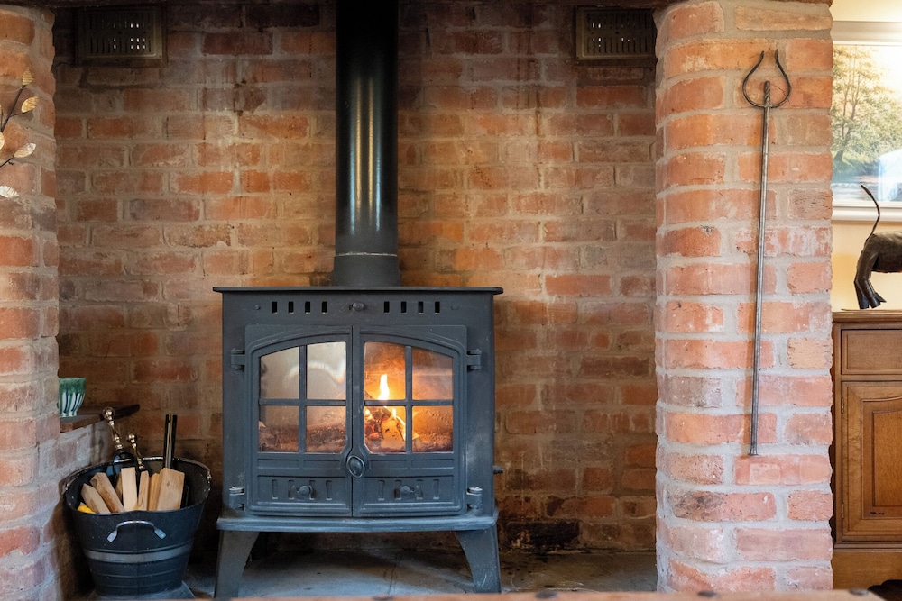 The Threshing Barn-Stunning 5 BD Retreat