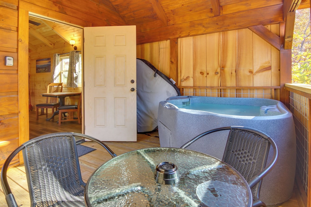 'feelin Feisty:' Blue Ridge Mtns Couple's Cabin