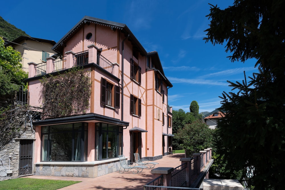 Pink Villa