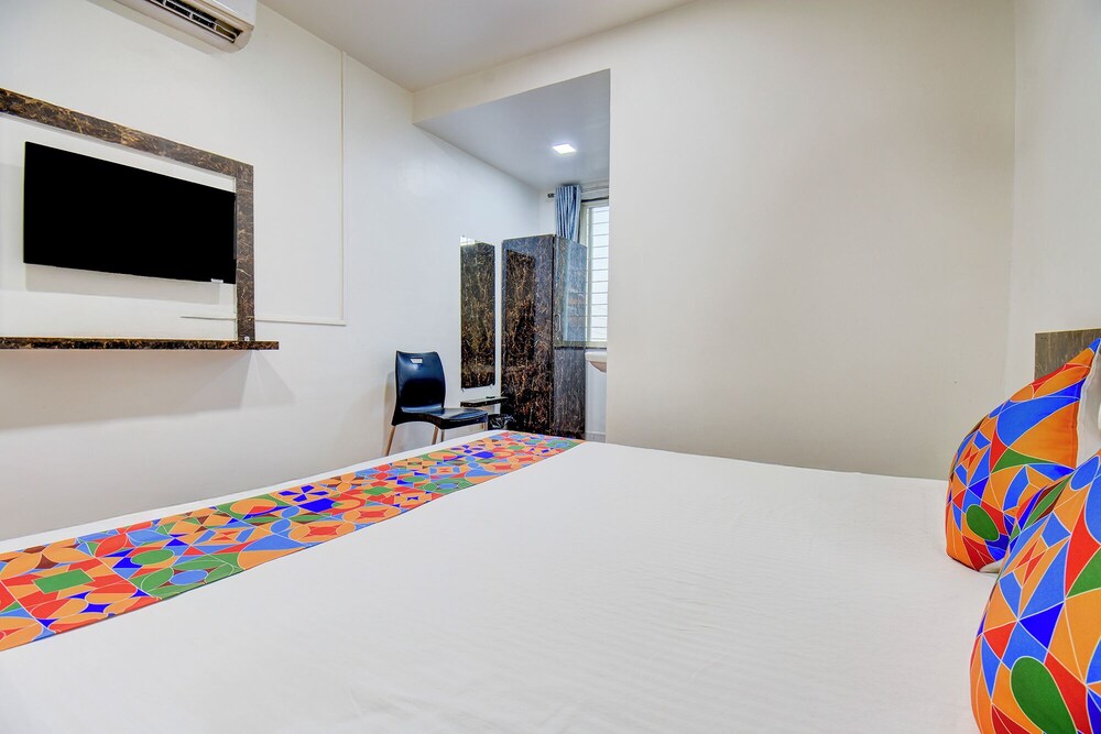 Fabhotel World King