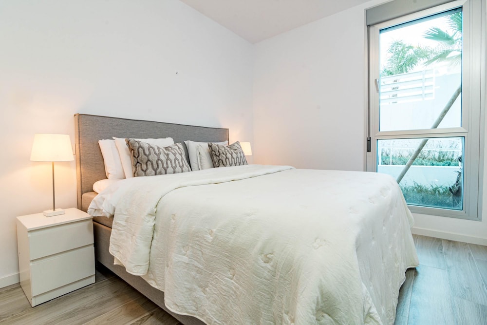 OV5 BB- Modern Family Flat Lovely Views