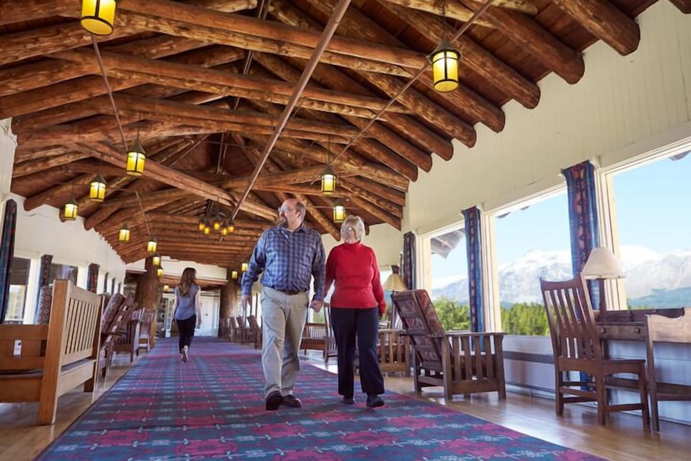 Glacier Park Lodge