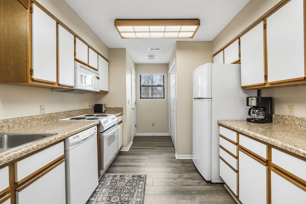 City View at the Foothills - Shared Amenities in the Heart of Branson view 2