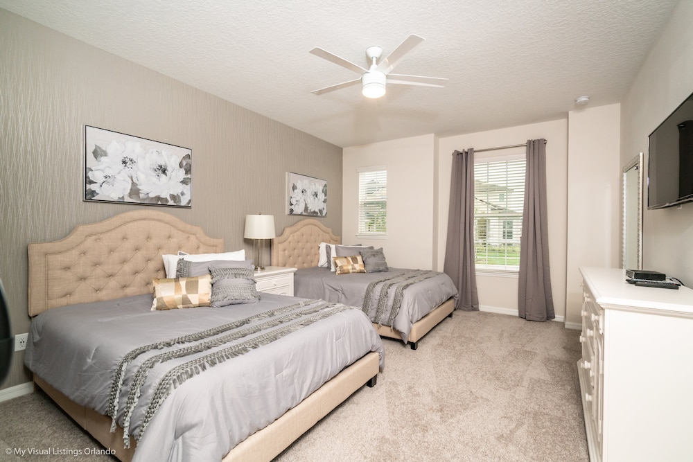 5 BD 4.5 BH With Game Room and Spa view 3