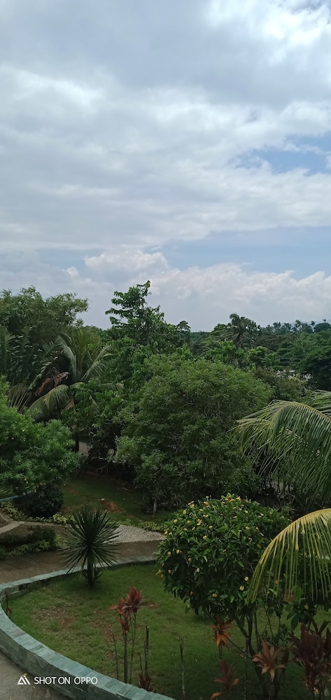 Lingganay Boracay Hotel Resort