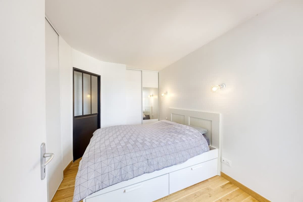 Charming Central Apartment With Balcony and City View