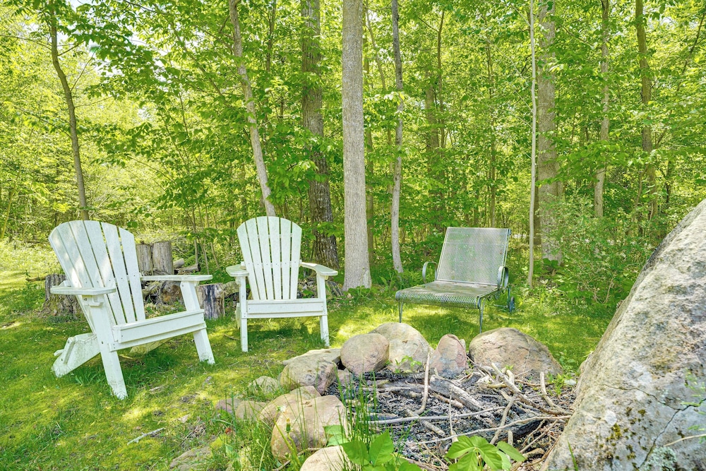 Pet-friendly Wilmington Retreat w/ Hot Tub! view 5
