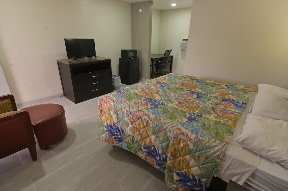 Deluxe Inn view 2