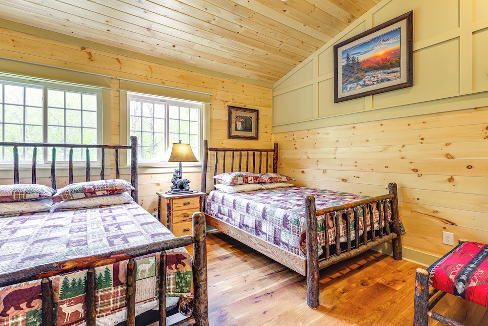< 5 Mi to Whiteface Mtn Resort: Cabin-style Apt