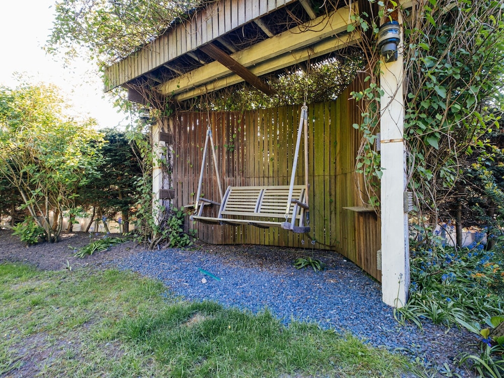 Villa in Koksijde With Sunny Garden