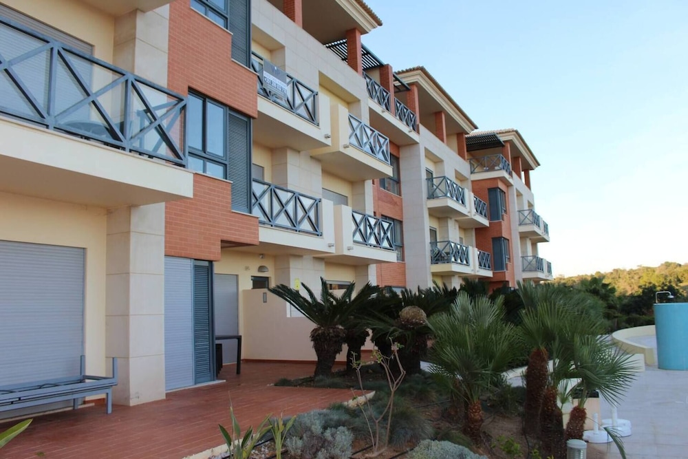 Charming 3-bed Apartment in Albufeira view 5