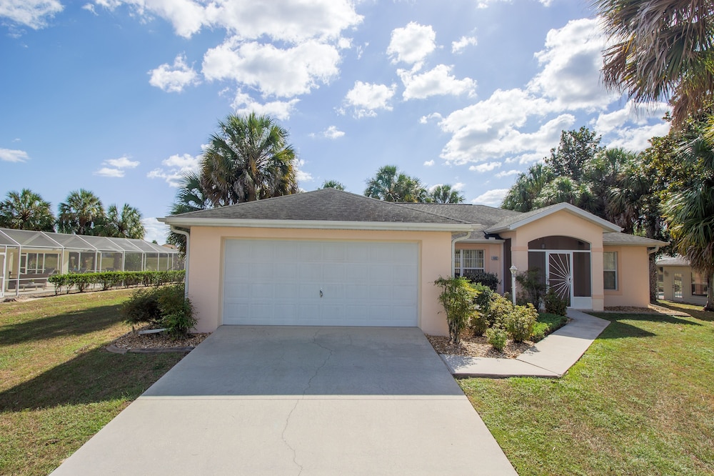 Relax And Enjoy The Sunny Florida In Valk 3 Bedroom Home by RedAwning view 3