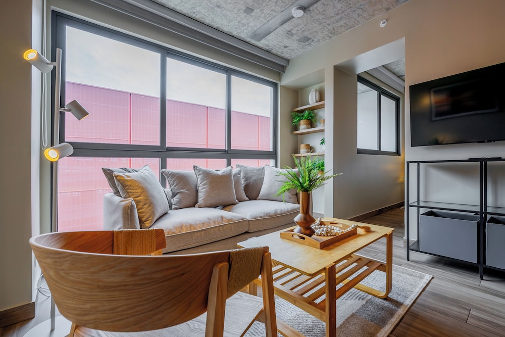 Centriqo by Wynwood house
