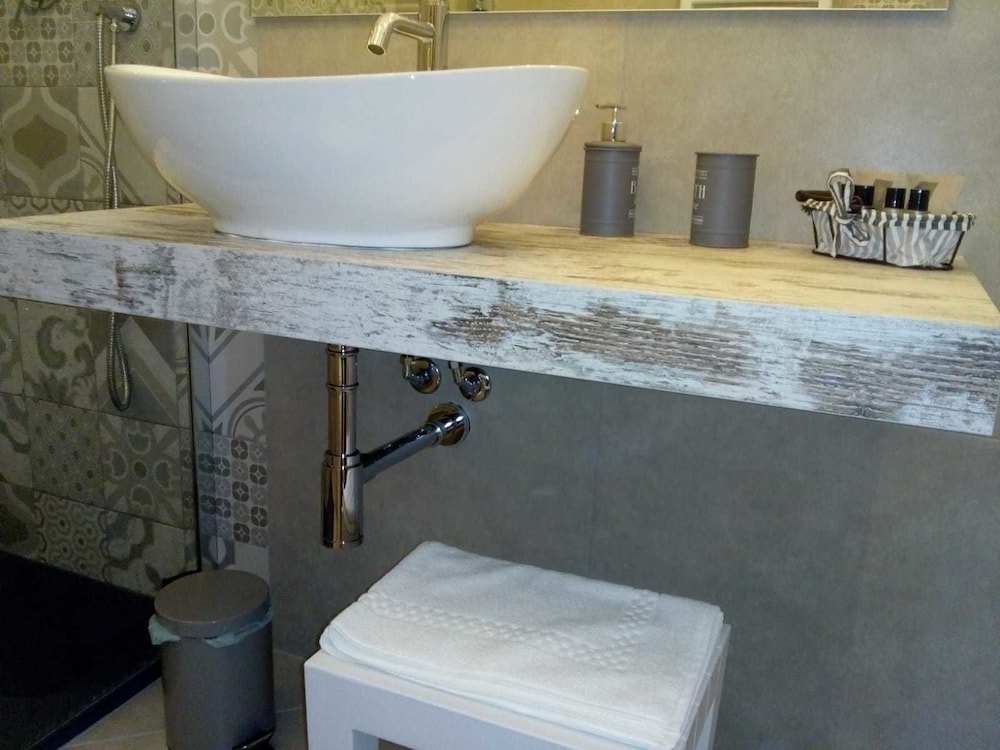 Minerva Guesthouse en Pavia — bathroom