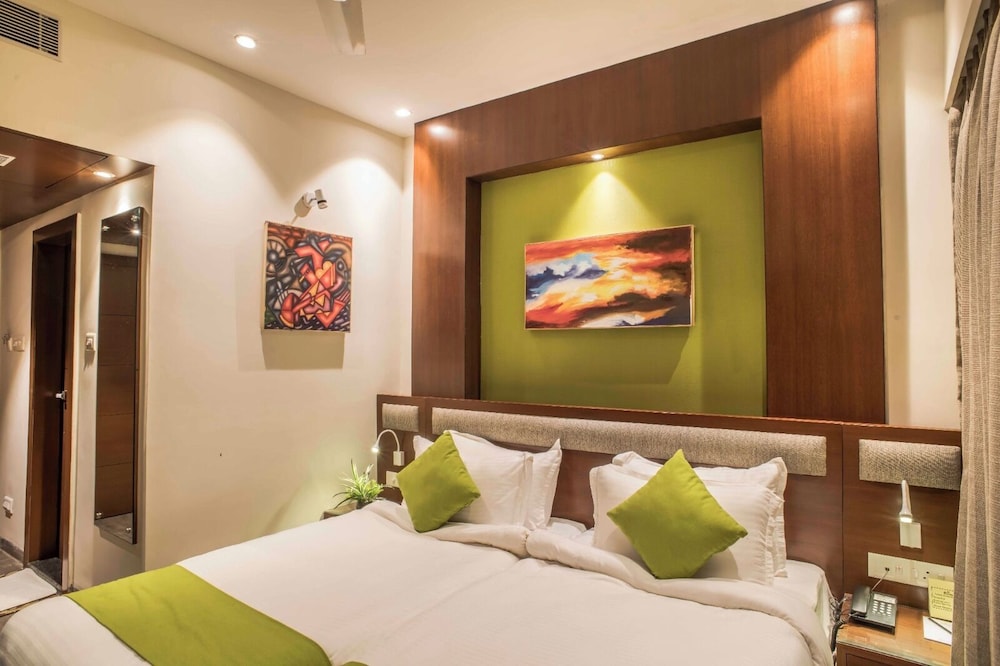 Club Central Hotel