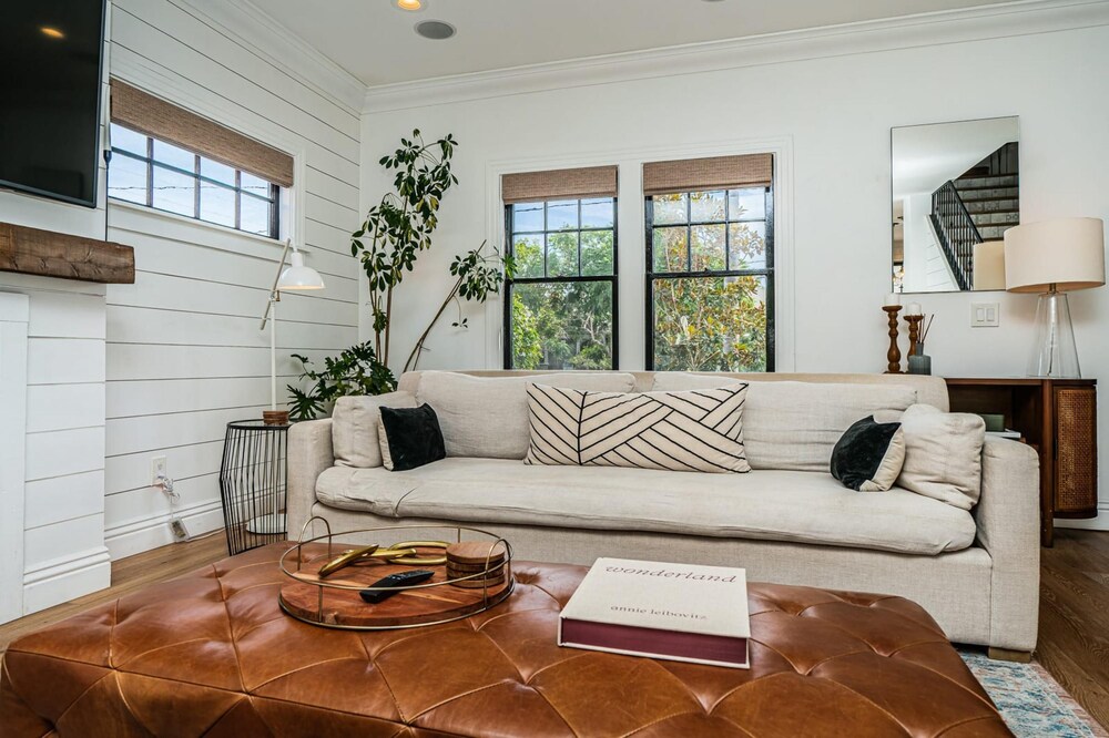 Spacious 5 BR Near Heart of South Park