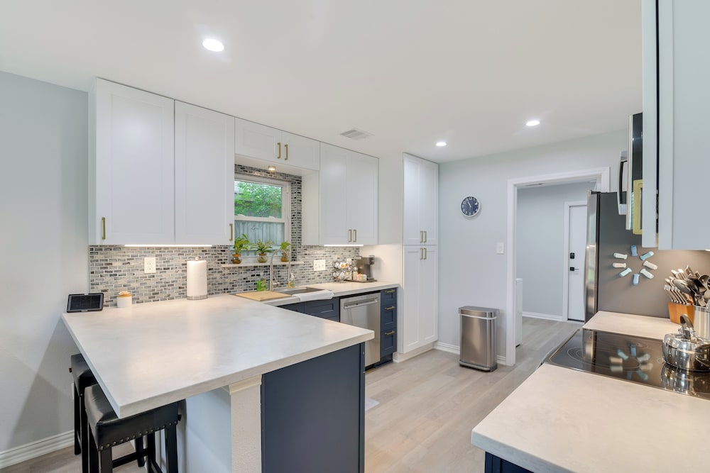 Golf & Get Outside - Family Home in Houston!