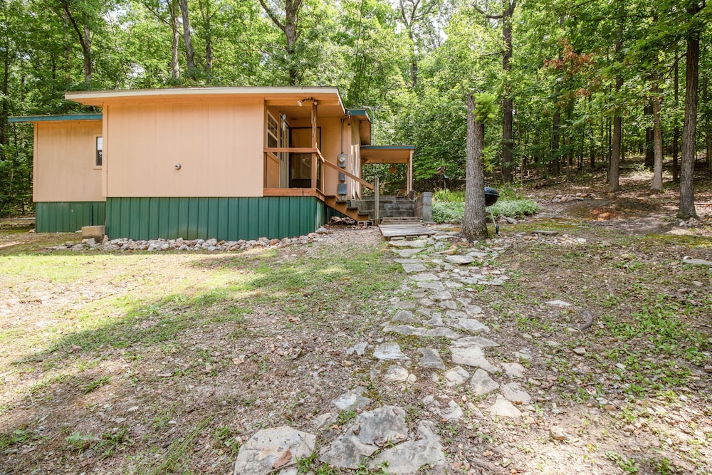 Charming Pocahontas Escape Near Historic Downtown! view 2