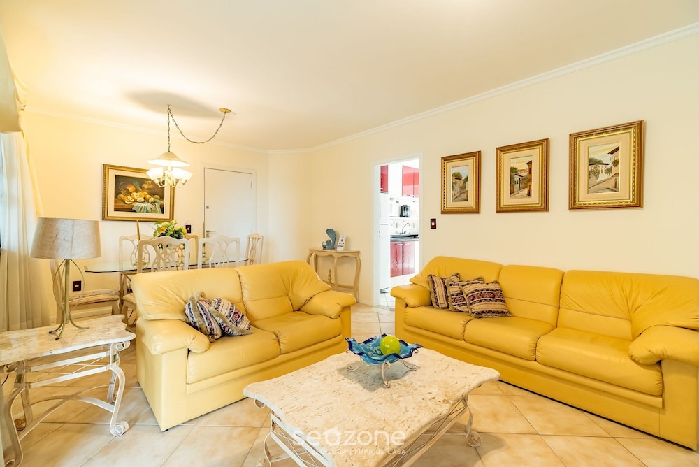 3BR Apt w/ BBQ 80m From Beach Erv0101