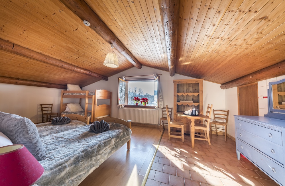 Chalet Bluebell