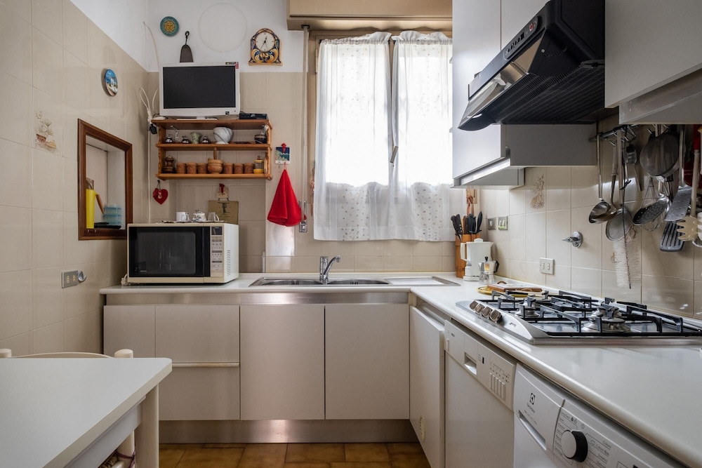 Modena Vintage Apartment by Wonderful Italy view 4
