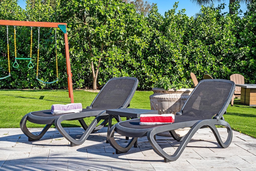 Luxurious 7-Bedroom Villa with Pool & Games