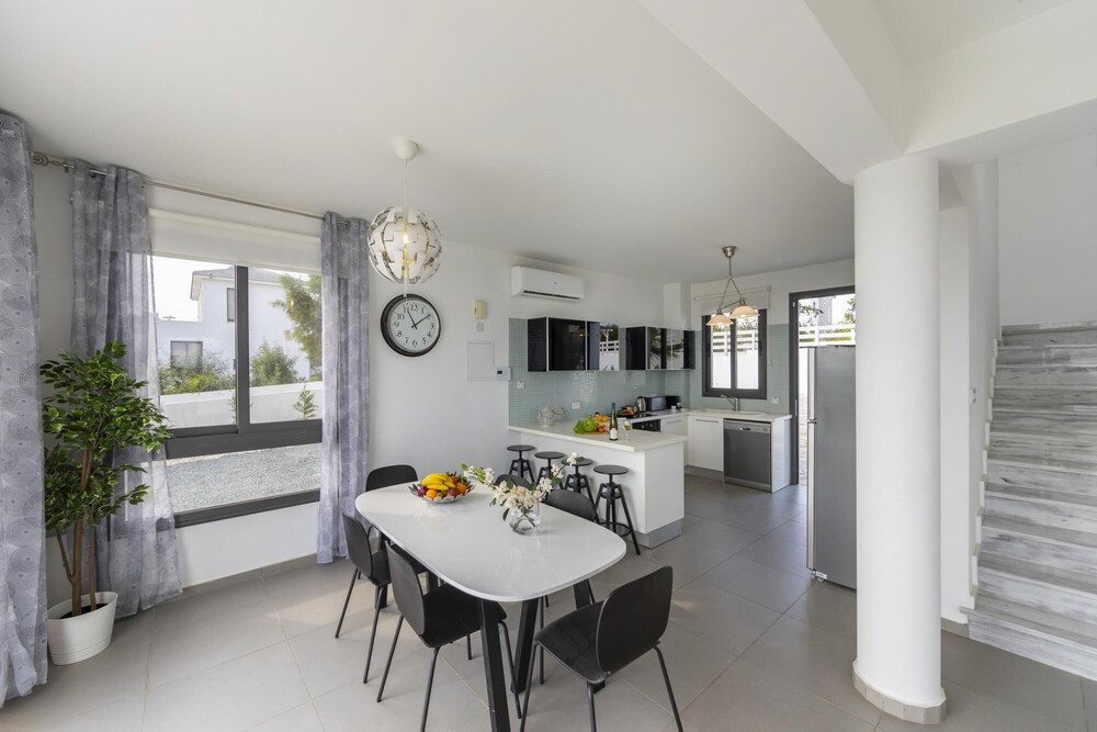 Greco Hilltop Views in Paralimni