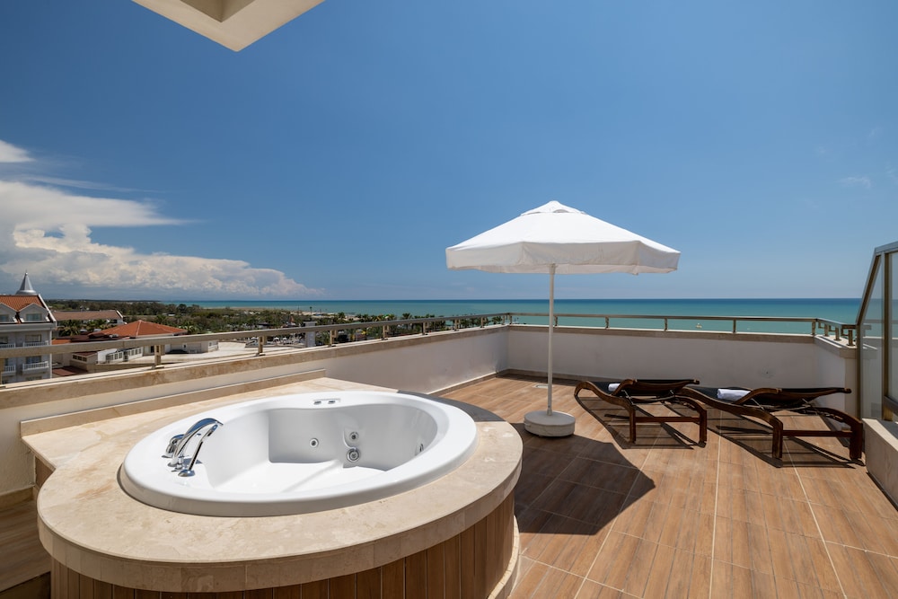 Crystal Waterworld Aqua Collection