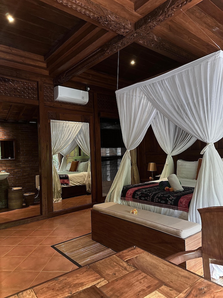 Darta Ubud Joglo Villa by EPS