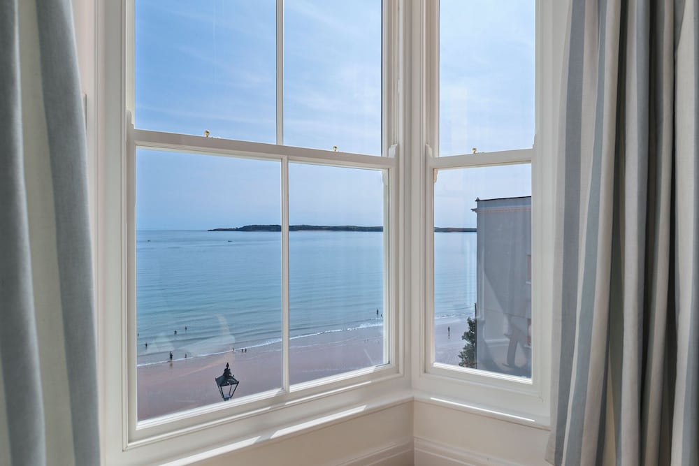 5 Paragon Court - Sea Front Apartment