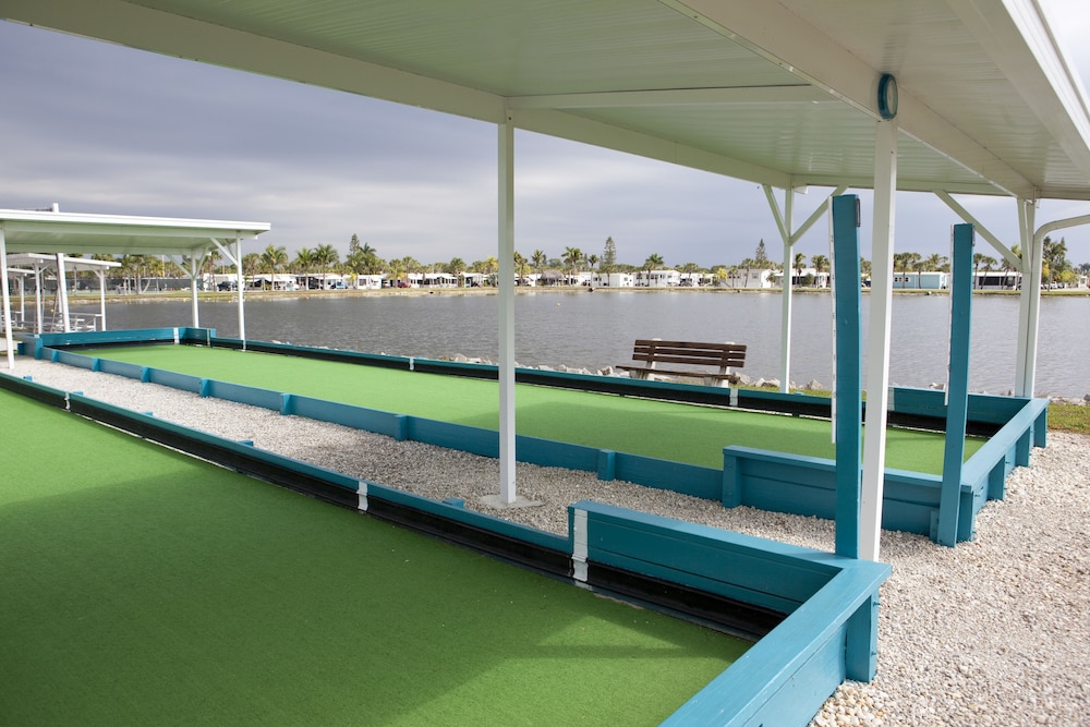 Siesta Bay RV Resort