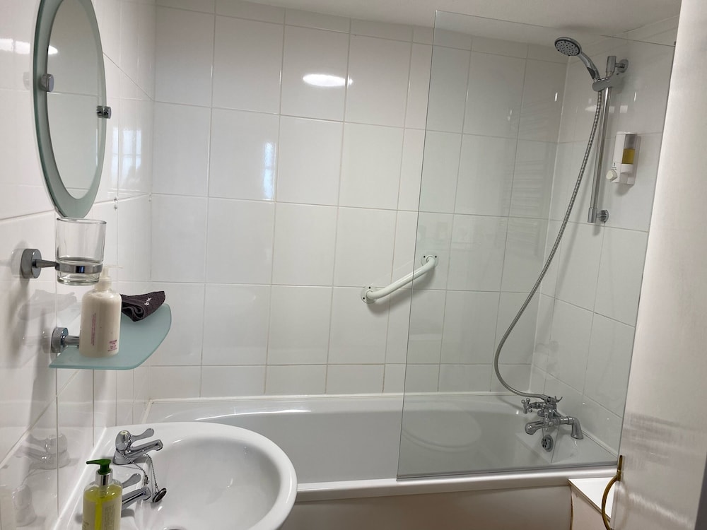 Lynton Vacations - Sinai House - Property Image 10