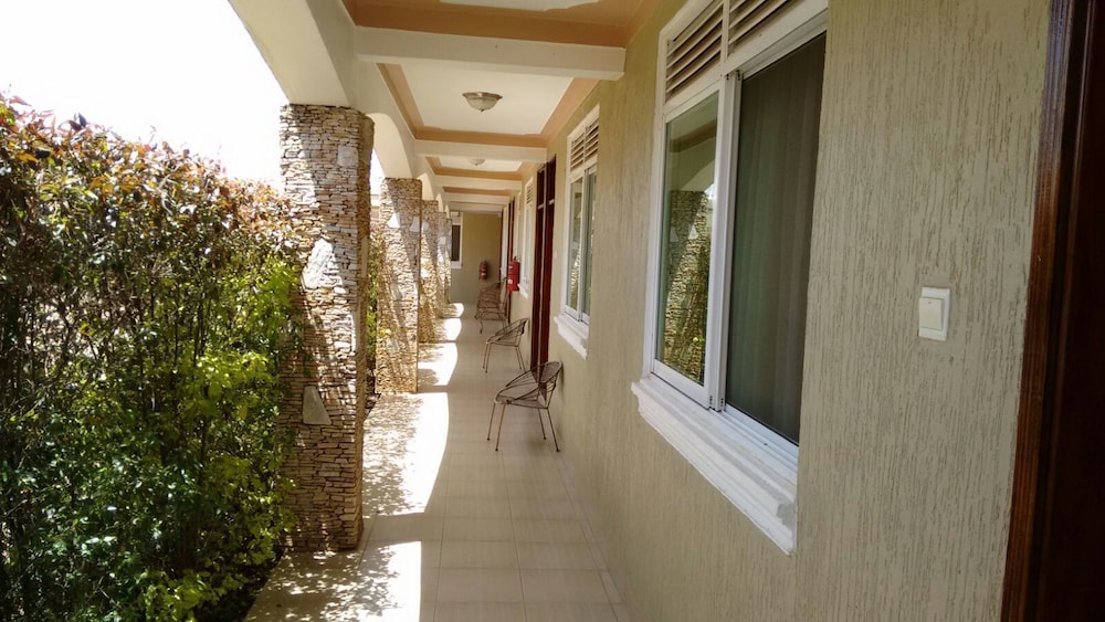 Photo 19