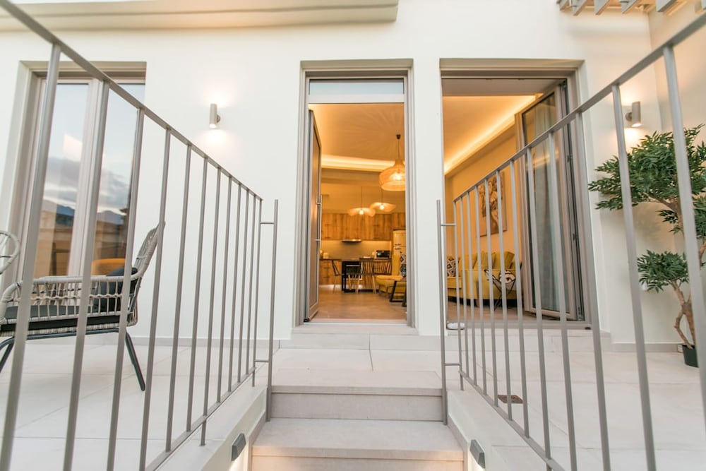 Ekaterini Luxury House