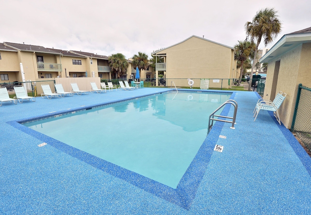 133 West Leslie Lane 2 Bedroom Townhouse