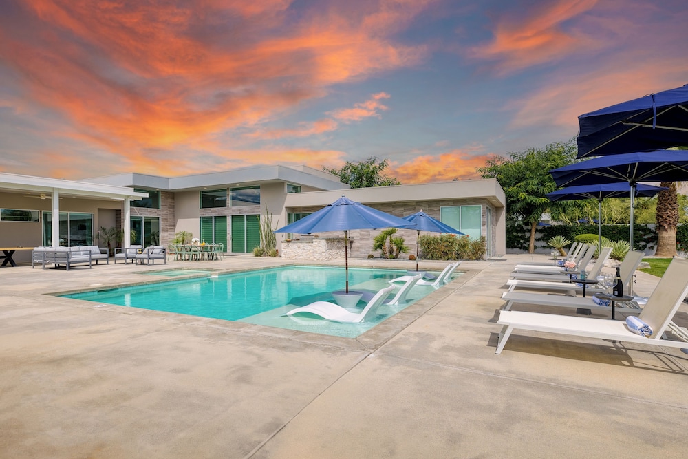 The Polo Villas by AvantStay – Modern Oasis Near Empire Polo Club