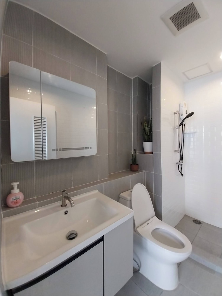 Riverview Condo Near Icon Siam Hi Speed Internet