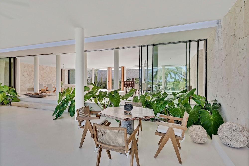 Magnificent 5BR Modern Tropical Villa With Pool
