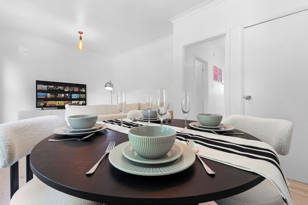 Charming London Apartment Near City Center