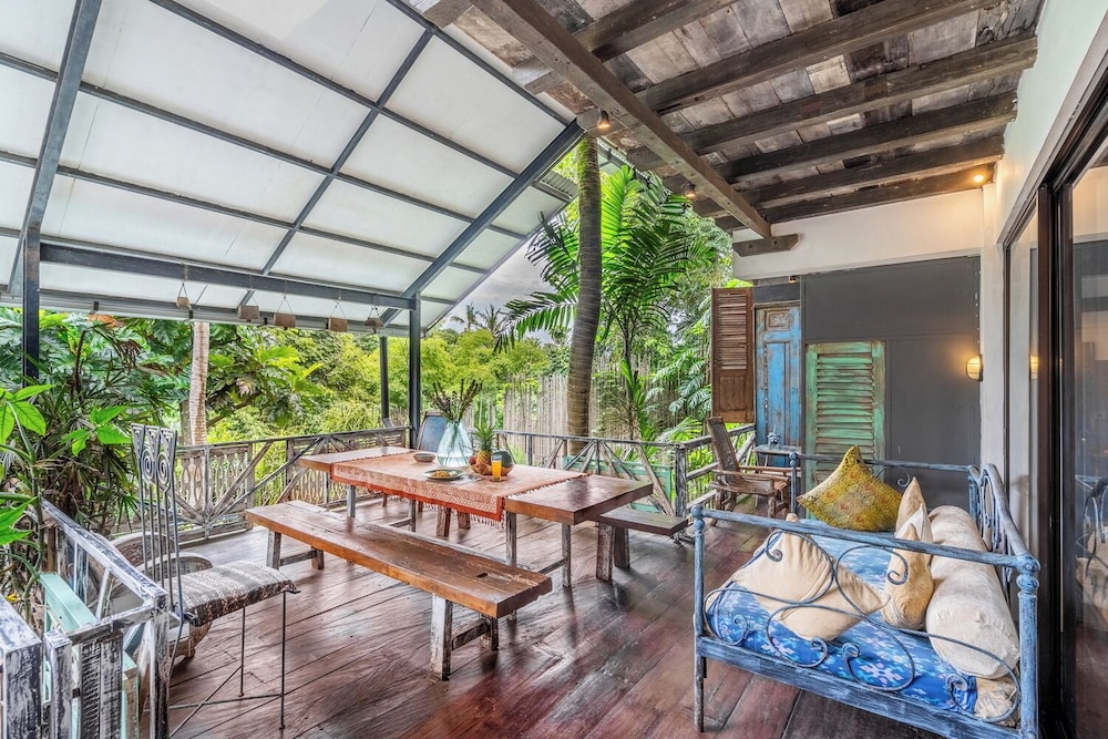 Your Dream Waterfront Villa