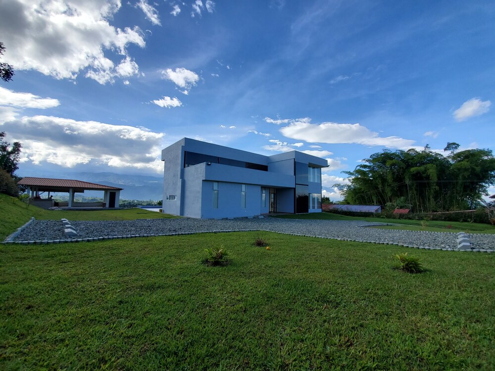 Villa Alejos