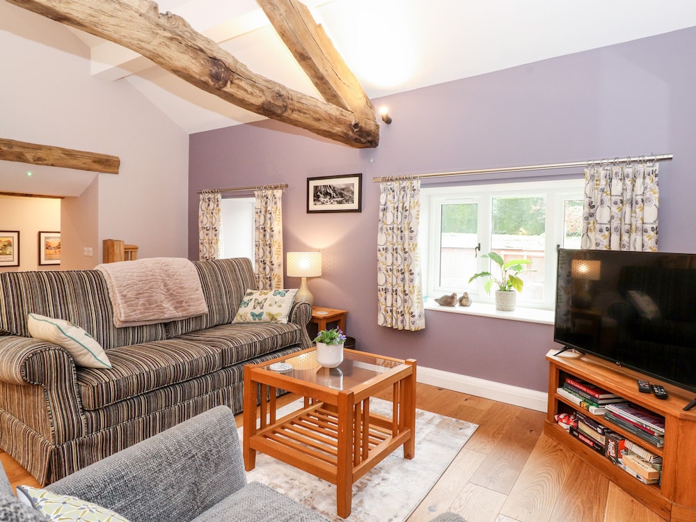 Low Ashmead Cottage
