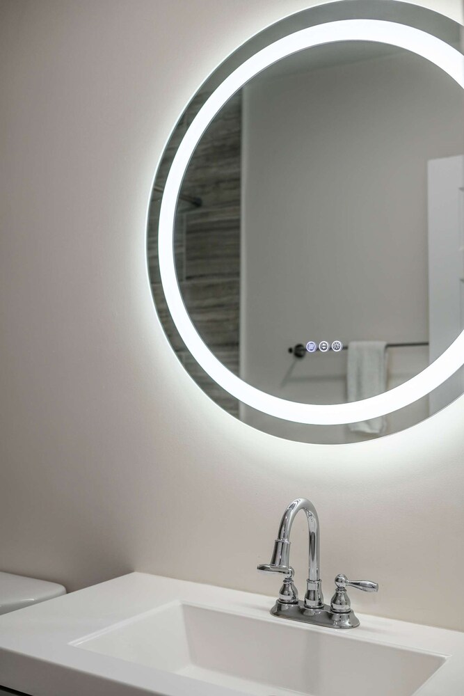 Chic Modern Stay w Patio Near LA Best Sights6