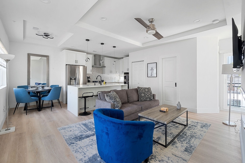 Modern Townhome Rooftop Backyard Garage