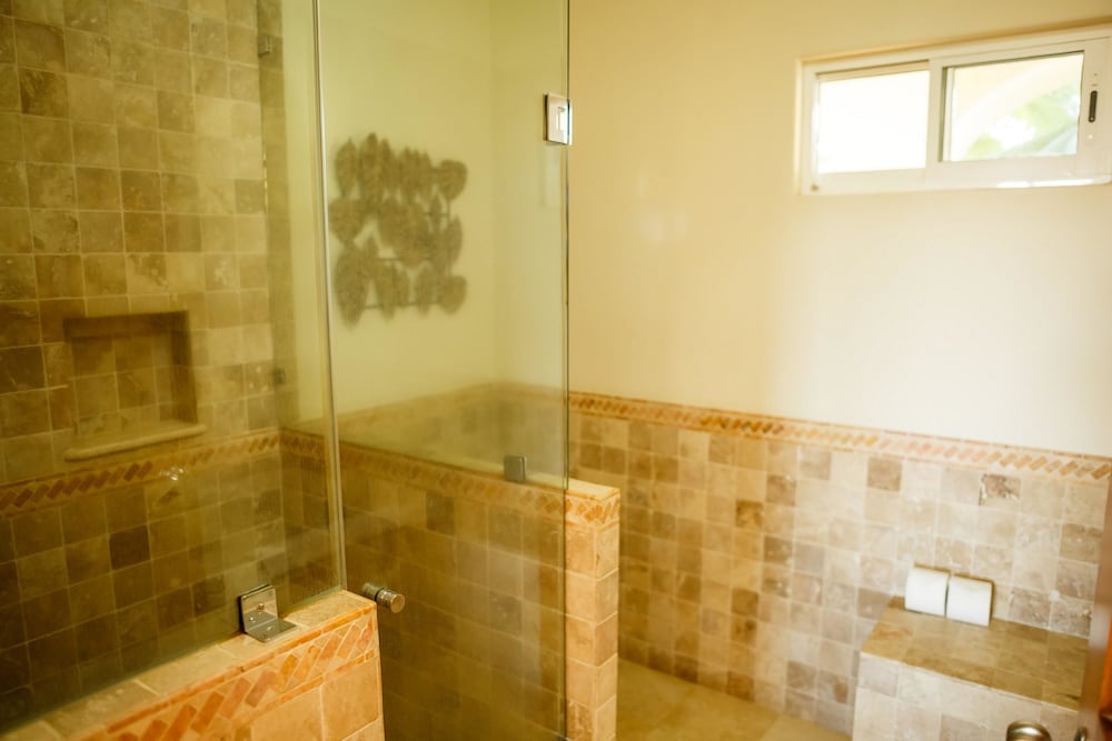 Las Mananitas F4205 2 BR by Casago view 5