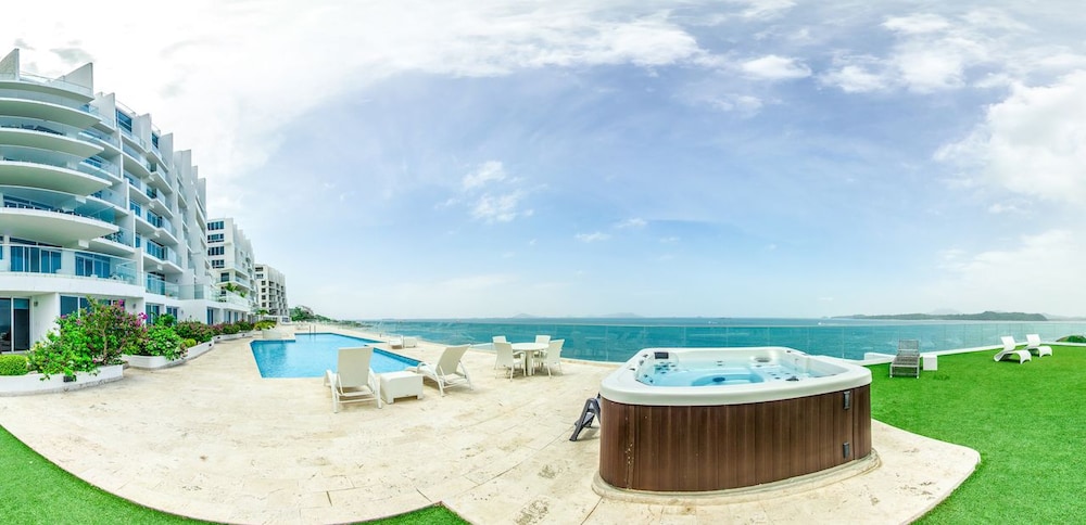 Naos Luxury Rents