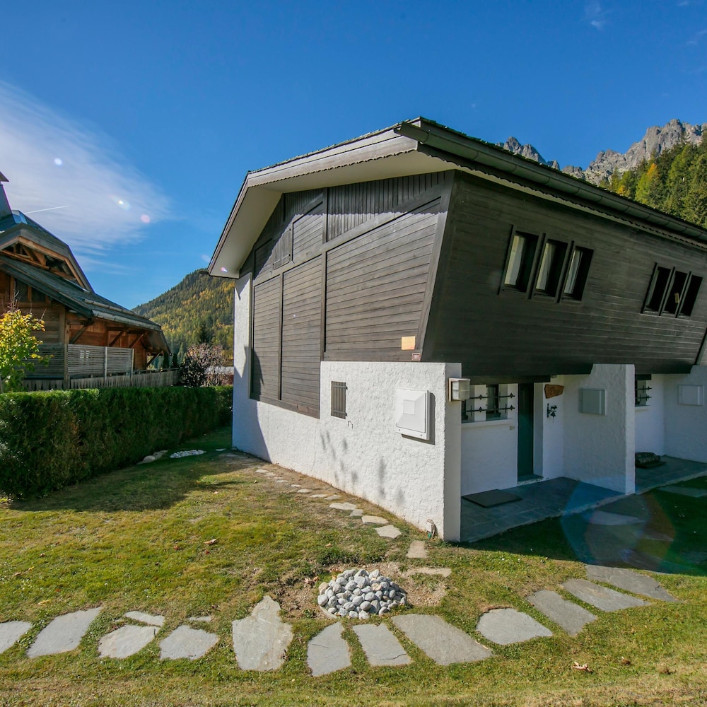 Chalet Charpoua in Le Tour Argenti re