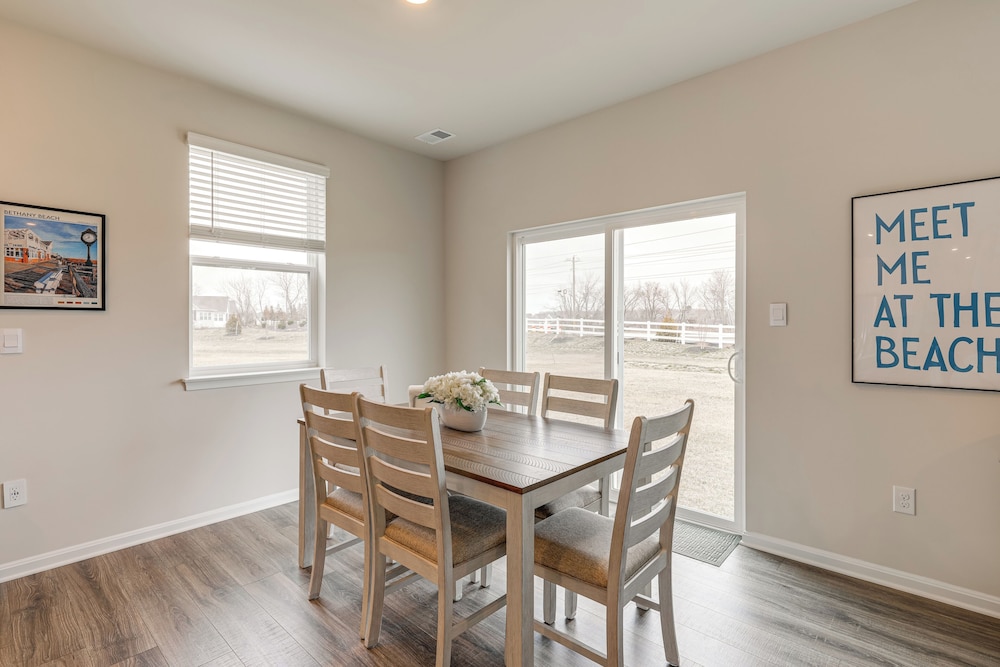 6 Mi to Bethany Beach: Family Home w/ Pool Access!