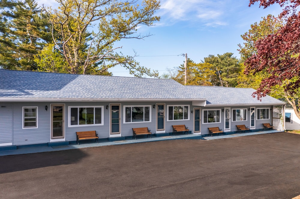 The Beaches Guest Rooms and Cottages