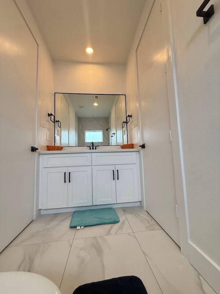 Mansfield Room 3